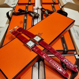 Replica Hermes red crocodile leather watch with diamond bezel