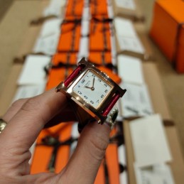 Replica Hermes red crocodile leather watch with diamond bezel