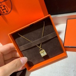 Replica Hermes gold diamond padlock necklace with sparkling stones