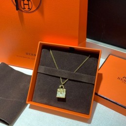 Replica Hermes gold diamond padlock necklace with sparkling stones