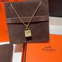 Replica Hermes gold diamond padlock necklace with sparkling stones