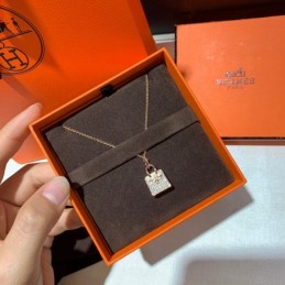 Replica Hermes rose gold diamond lock necklace with sparkling stones