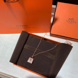Replica Hermes rose gold diamond lock necklace with sparkling stones