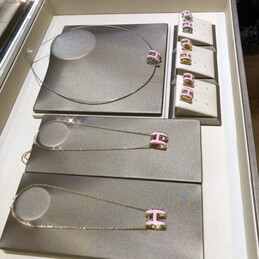 Replica Hermes pink H necklace and earrings set with optional earrings