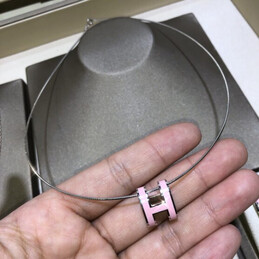 Replica Hermes pink H necklace and earrings set with optional earrings