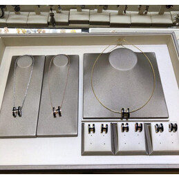 Replica Hermes black H necklace and earrings set with optional earrings