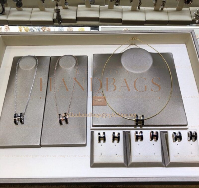 Replica Hermes black H necklace and earrings set with optional earrings