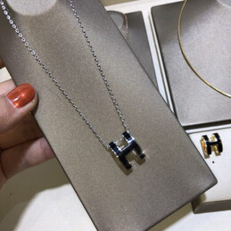 Replica Hermes black H necklace and earrings set with optional earrings