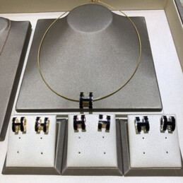 Replica Hermes black H necklace and earrings set with optional earrings