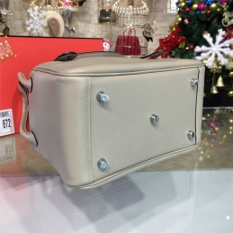 Replica Hermes Beige Lindy 26 Bag