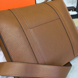 Replica Hermes Tan Leather Messenger Steve Caporal 28 Tan Leather Messenger Bag