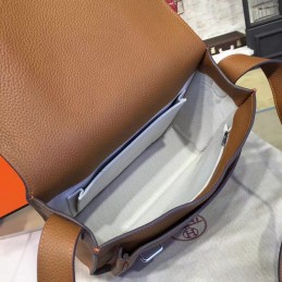 Replica Hermes Tan Leather Messenger Steve Caporal 28 Tan Leather Messenger Bag