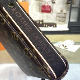 Replica Louis Vuitton Brown Monogram Black Trim Trotteur Beaubourg Messenger