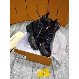 Replica Louis Vuitton Black Laureate Desert Boots