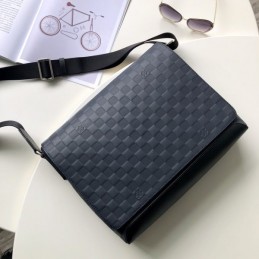 Replica Louis Vuitton Navy Blue Damier District MM