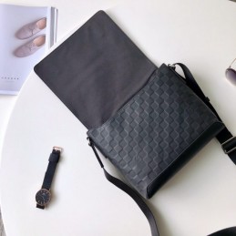 Replica Louis Vuitton Black Damier District PM