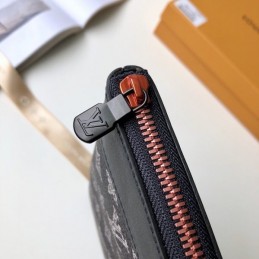Replica Louis Vuitton Black Monogram Red Graphic Discovery Pochette