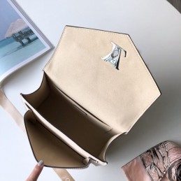Replica Louis Vuitton White Floral MyLockme BB