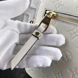 Replica Louis Vuitton White Black Trim Metis Pochette