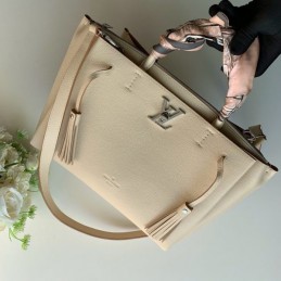 Replica Louis Vuitton Beige Lockmeto