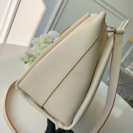 Replica Louis Vuitton Beige Lockmeto