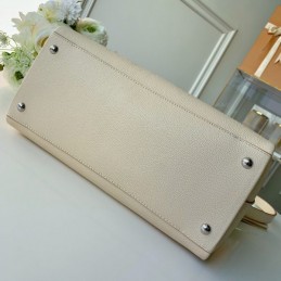 Replica Louis Vuitton Beige Lockmeto