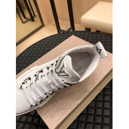 Replica Louis Vuitton White High Top Sneakers Black Laces