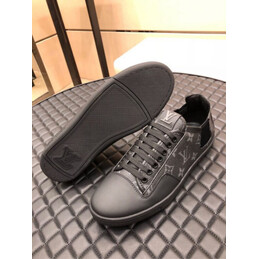 Replica Louis Vuitton Damier Graphite Low Top Sneakers