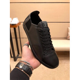 Replica Louis Vuitton Black Smooth Leather Low Top Sneakers