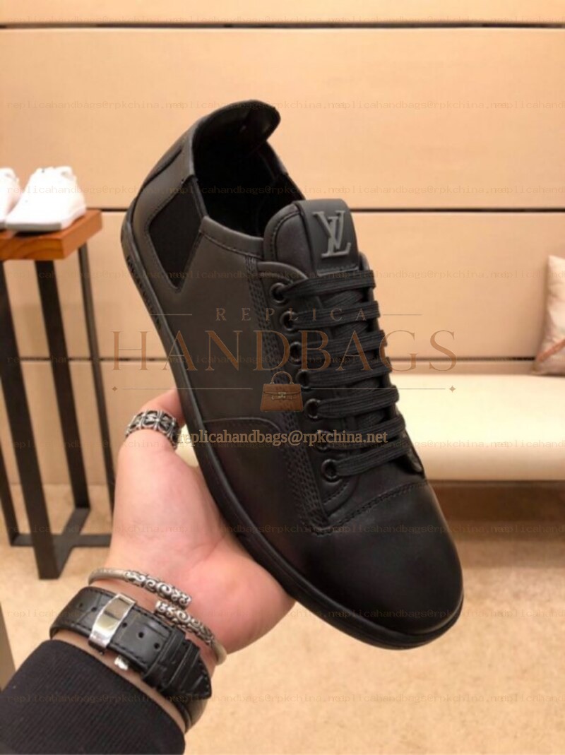 Replica Louis Vuitton Black Smooth Leather Low Top Sneakers