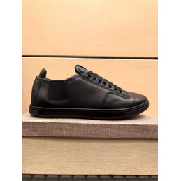 Replica Louis Vuitton Black Smooth Leather Low Top Sneakers