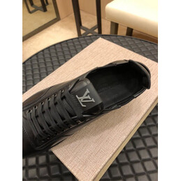 Replica Louis Vuitton Black Smooth Leather Low Top Sneakers