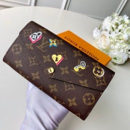 Replica Louis Vuitton Brown Monogram Heart Lock Patch Sarah Wallet