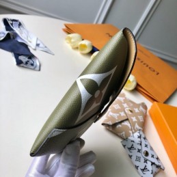 Replica Louis Vuitton Giant Monogram Kirigami Pochette