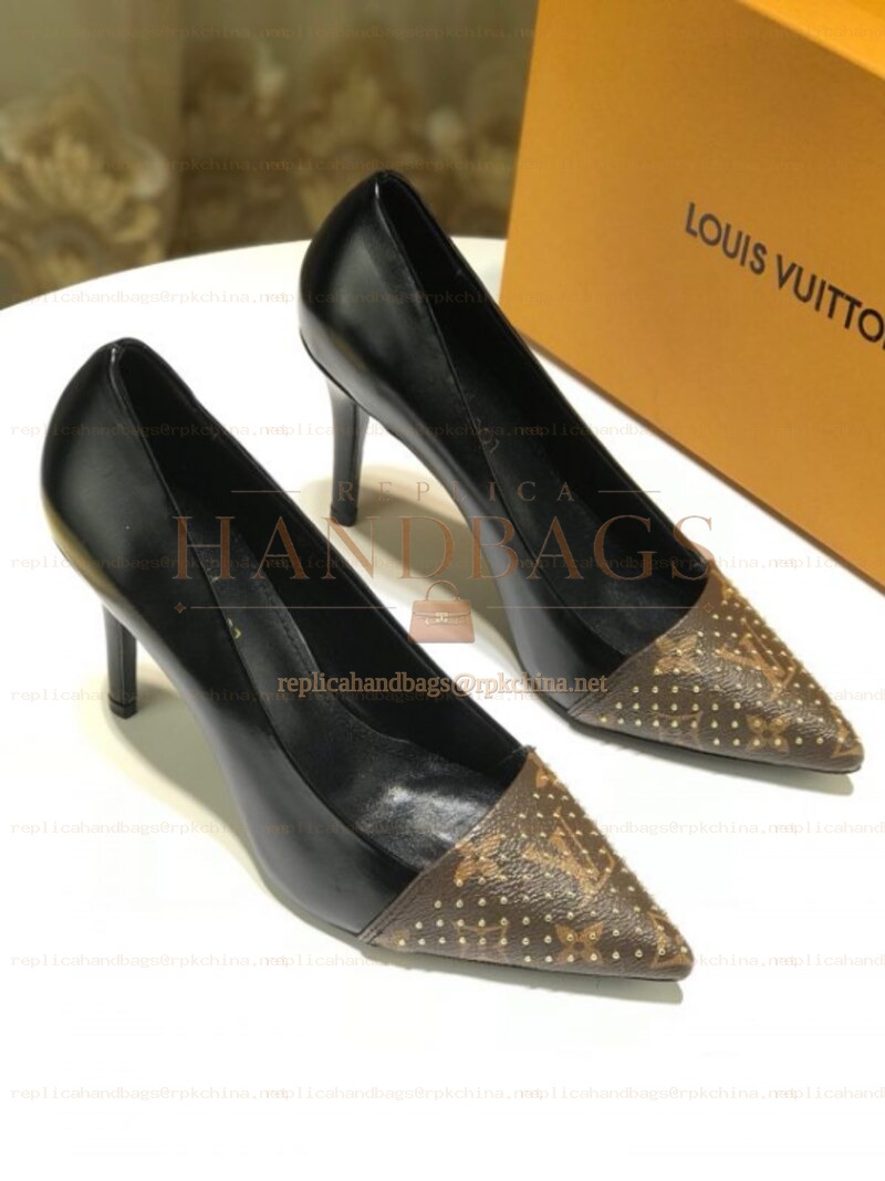 Replica Louis Vuitton Black Gold-Tone Pointed-Toe Pumps