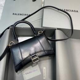 Replica Balenciaga...