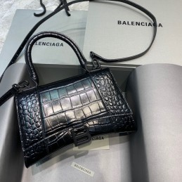 Replica Balenciaga...