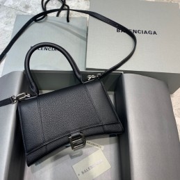 Replica Balenciaga...
