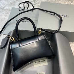 Replica Balenciaga...