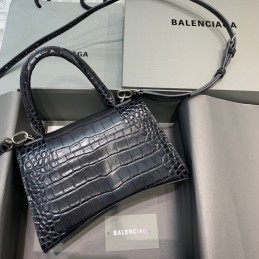 Replica Balenciaga...