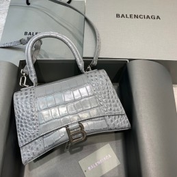 Replica Balenciaga...