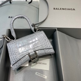 Replica Balenciaga...