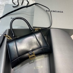 Replica Balenciaga...