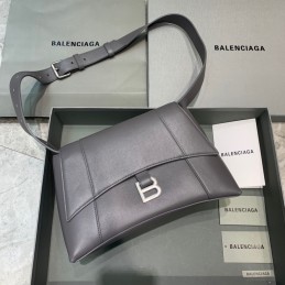 Replica Balenciaga...