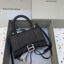 Replica Balenciaga...