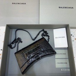 Replica Balenciaga...