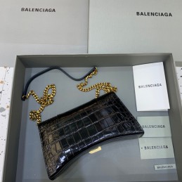 Replica Balenciaga...