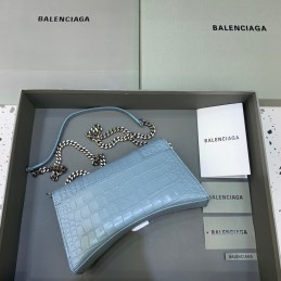 Replica Balenciaga...