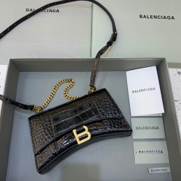 Replica Balenciaga...