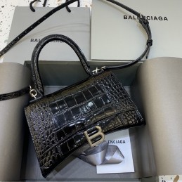 Replica Balenciaga...